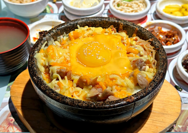 朝鮮味韓國料理 只要點主餐 多達30種小菜任您吃到飽！ @兔貝比的菲比尋嚐