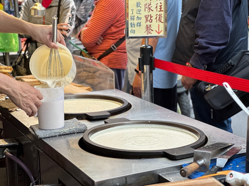 李師傅功夫麥餅 一週只出現2天 最強人體圓規 現做麥仔餅超療癒！ @兔貝比的菲比尋嚐