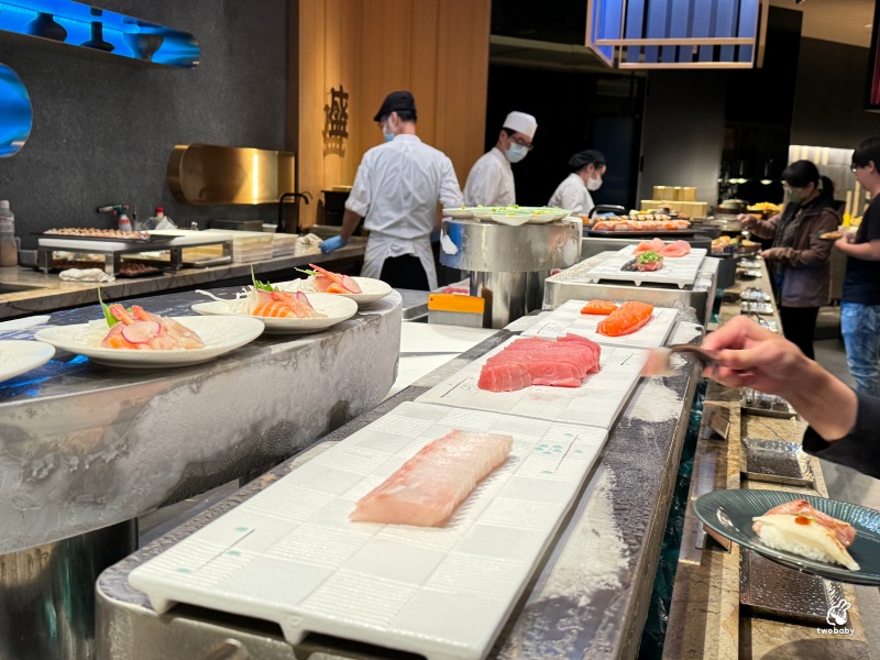 漢來集團首間Fine Dining Buffet 島語自助餐廳 鱈場蟹、干貝、生蠔、海膽、肋眼牛排自由 超過200道料理吃爽爽啦！平日午餐菜色 @兔貝比的菲比尋嚐