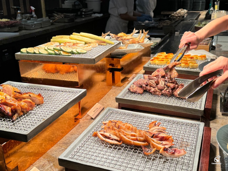 漢來集團首間Fine Dining Buffet 島語自助餐廳 鱈場蟹、干貝、生蠔、海膽、肋眼牛排自由 超過200道料理吃爽爽啦！平日午餐菜色 @兔貝比的菲比尋嚐