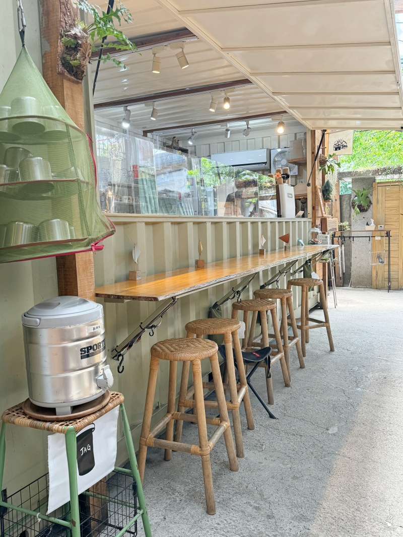 Jag這個浮洲 眷村裡的露營風咖啡廳 享受被綠意環繞的悠閒自在！ @兔貝比的菲比尋嚐