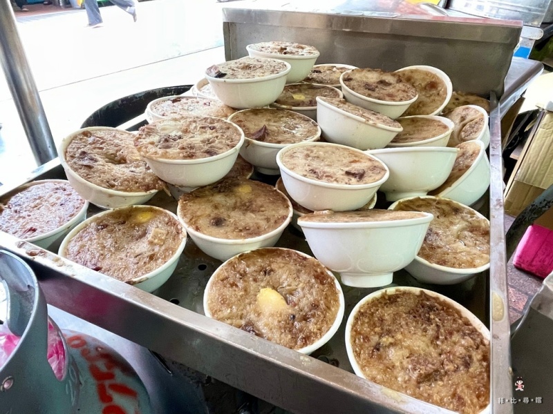 蔡家津贊碗粿 隱身在市場裡的冠軍碗粿 祖傳三代的純樸台南古早味！ @兔貝比的菲比尋嚐