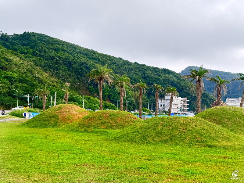 萬里抺茶小山丘 用眼睛吃抹茶冰淇淋 一秒攻頂的抹茶小山丘 海天一色盡收眼底！ @兔貝比的菲比尋嚐