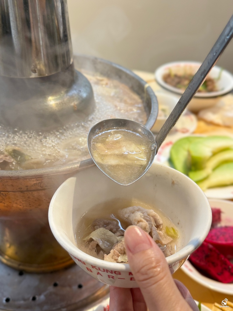 唐宮蒙古烤肉餐廳強勢回歸了！蒙古烤肉加酸菜白肉鍋讓人懷念的滋味 菜色、價位 線上訂位 @兔貝比的菲比尋嚐