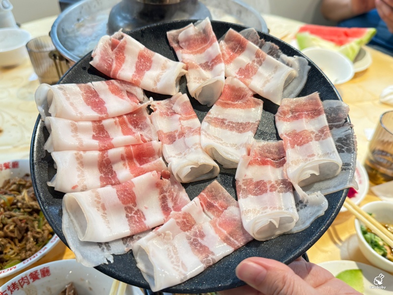 唐宮蒙古烤肉餐廳強勢回歸了！蒙古烤肉加酸菜白肉鍋讓人懷念的滋味 菜色、價位 線上訂位 @兔貝比的菲比尋嚐