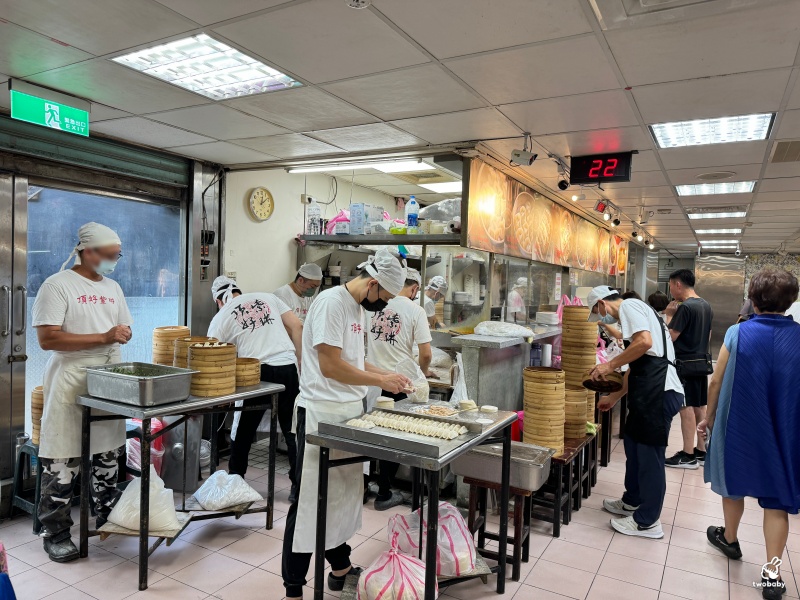 頂好紫琳蒸餃館 東區超人氣排隊美食 冰花鍋貼我超愛 牛肉捲餅也是必點！ @兔貝比的菲比尋嚐