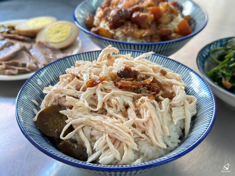 潘古早味滷肉飯 古早味手切滷肉飯 口口肉塊超滿足！ @兔貝比的菲比尋嚐