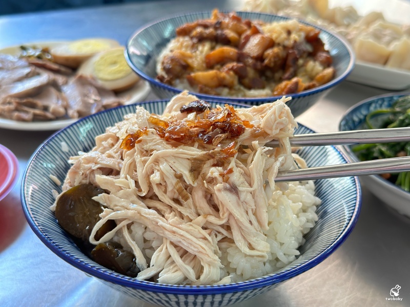 潘古早味滷肉飯 古早味手切滷肉飯 口口肉塊超滿足！ @兔貝比的菲比尋嚐