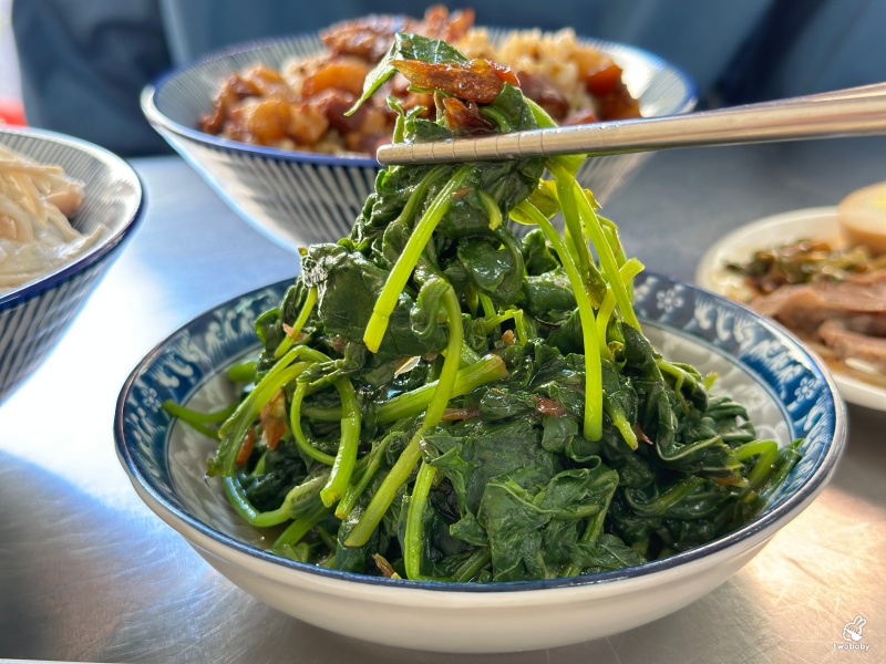 潘古早味滷肉飯 古早味手切滷肉飯 口口肉塊超滿足！ @兔貝比的菲比尋嚐