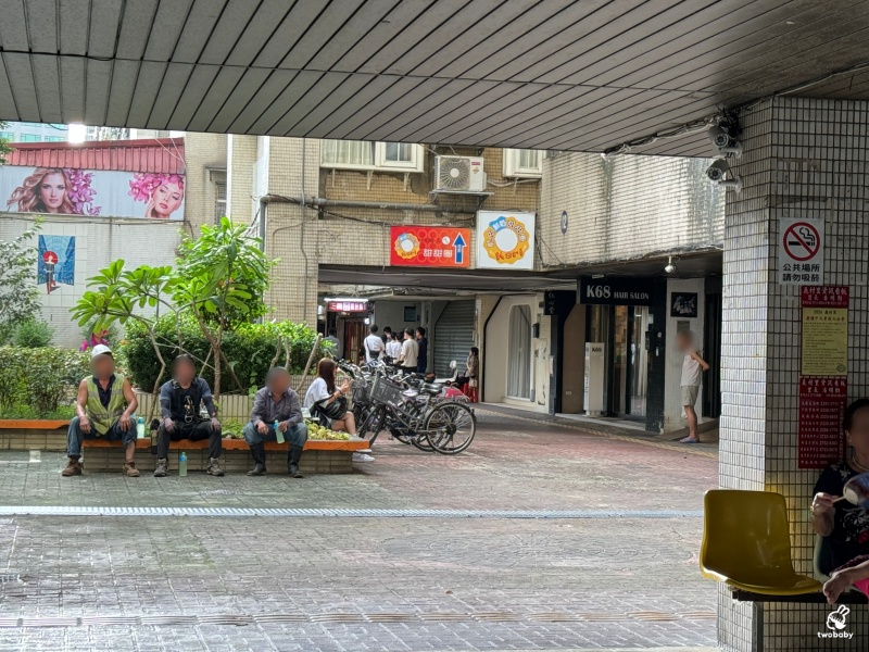 「脆皮鮮奶甜甜圈」搬新家啦！脆皮鮮奶甜甜圈忠孝店地址曝光「優惠價到數中！」 @兔貝比的菲比尋嚐