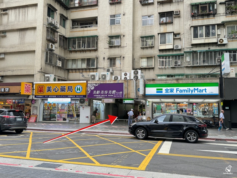 「脆皮鮮奶甜甜圈」搬新家啦！脆皮鮮奶甜甜圈忠孝店地址曝光「優惠價到數中！」 @兔貝比的菲比尋嚐