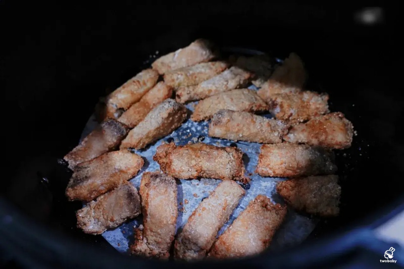 氣炸鍋食譜 香酥魚塊 不用油炸一樣外酥內嫩又爽口！ @兔貝比的菲比尋嚐