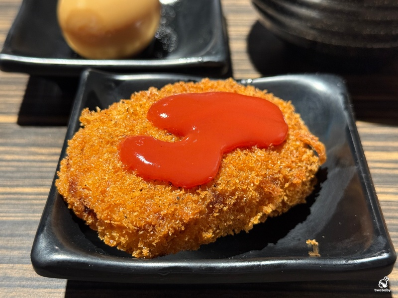 別有丼天丼飯咖哩烏龍麵 隱身在學區裡的平價丼飯只要百元起 飯多不加價 內用還有味噌湯、紅茶喝到飽！ @兔貝比的菲比尋嚐