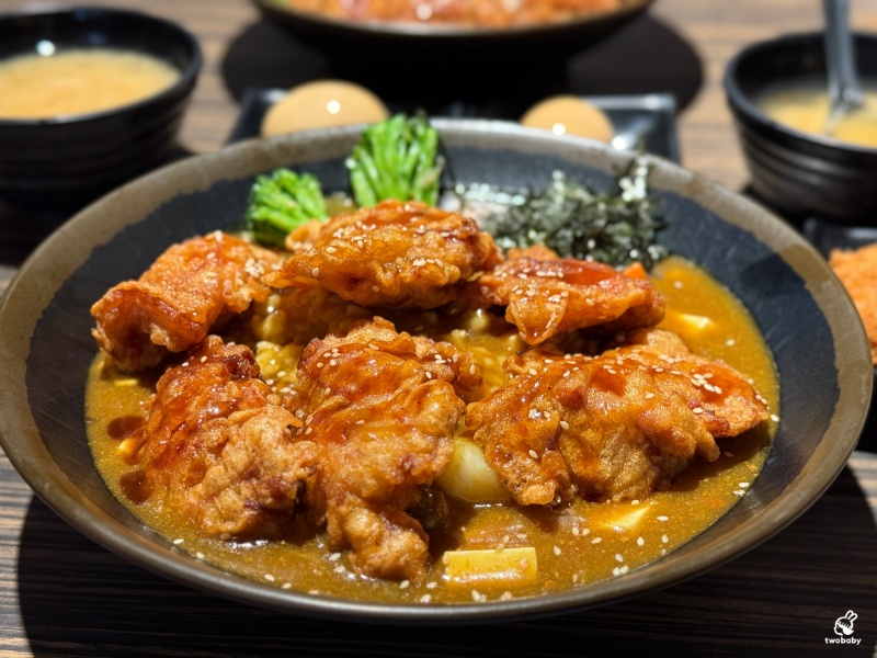 別有丼天丼飯咖哩烏龍麵 隱身在學區裡的平價丼飯只要百元起 飯多不加價 內用還有味噌湯、紅茶喝到飽！ @兔貝比的菲比尋嚐