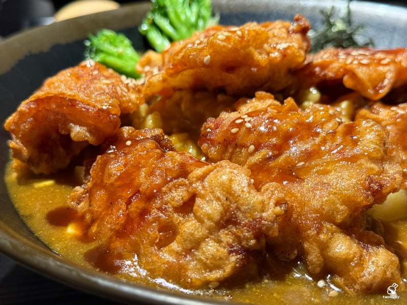 別有丼天丼飯咖哩烏龍麵 隱身在學區裡的平價丼飯只要百元起 飯多不加價 內用還有味噌湯、紅茶喝到飽！ @兔貝比的菲比尋嚐