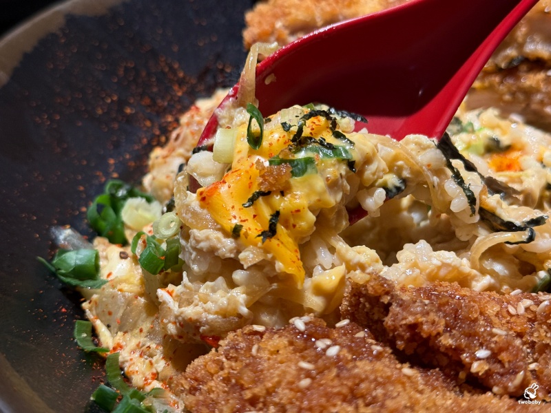 別有丼天丼飯咖哩烏龍麵 隱身在學區裡的平價丼飯只要百元起 飯多不加價 內用還有味噌湯、紅茶喝到飽！ @兔貝比的菲比尋嚐