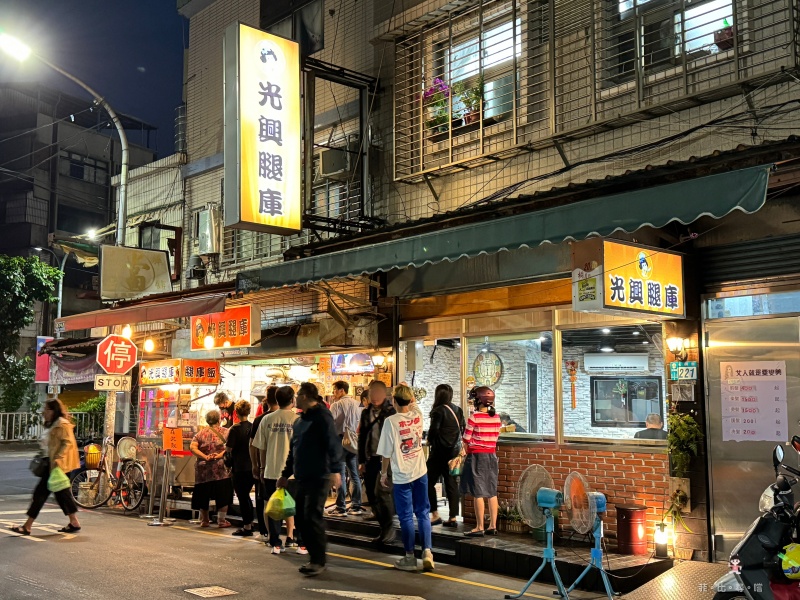 LALA Kitchen 新美式餐廳 &#8211; 中大店 隱藏在中央大學校園裡的美式親子餐廳 吃得到最道地美南紐奧良滋味 大推特色楓糖炸雞鬆餅！ @兔貝比的菲比尋嚐