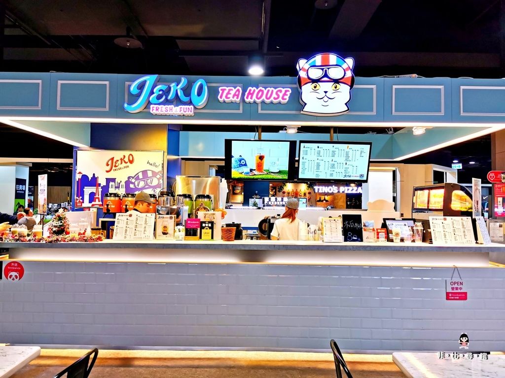 Jeko Taiwan 茶店 · 冰沙和果汁吧 · 珍珠奶茶專賣店 嚴選優質食材 創新組合茶飲搭配可愛貓咪造型 滿足視覺享受！內湖家樂福美食街 @兔貝比的菲比尋嚐