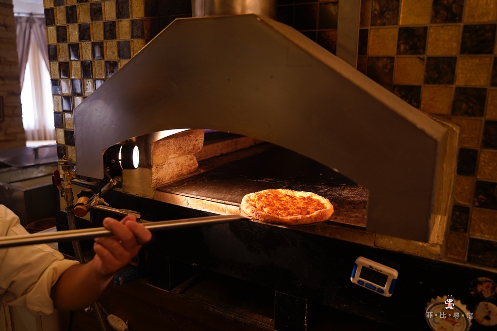 義大利米蘭手工窯烤披薩 台北中山店 LV精品級手工窯烤披薩 台北市最好吃的披薩 吃了會讓你流淚！ @兔貝比的菲比尋嚐