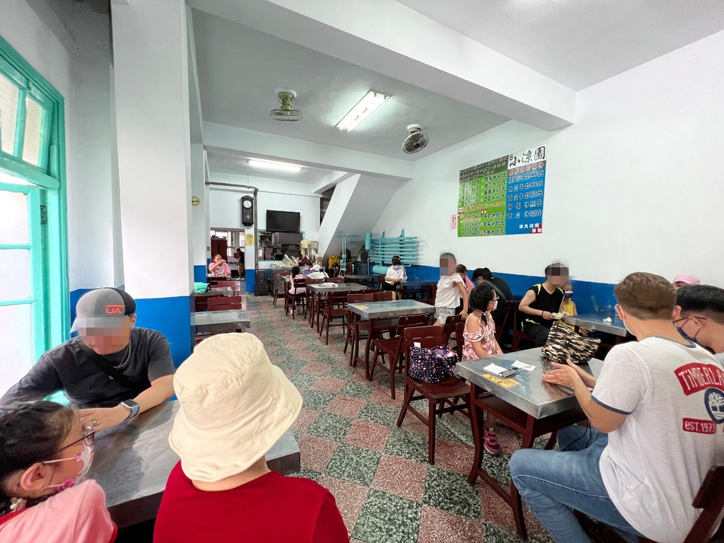 小涼園冰菓室 頭城必吃美食 近70年的古早味剉冰專賣店 招牌八寶冰夏季限定開賣囉！ @兔貝比的菲比尋嚐