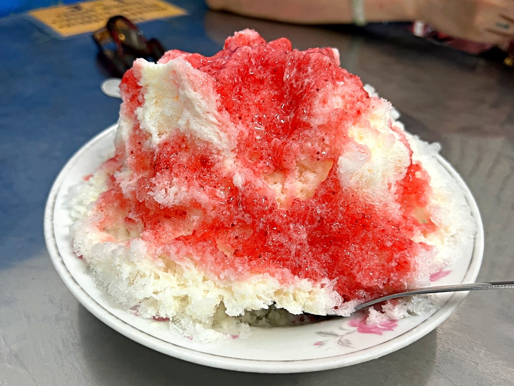 小涼園冰菓室 頭城必吃美食 近70年的古早味剉冰專賣店 招牌八寶冰夏季限定開賣囉！ @兔貝比的菲比尋嚐